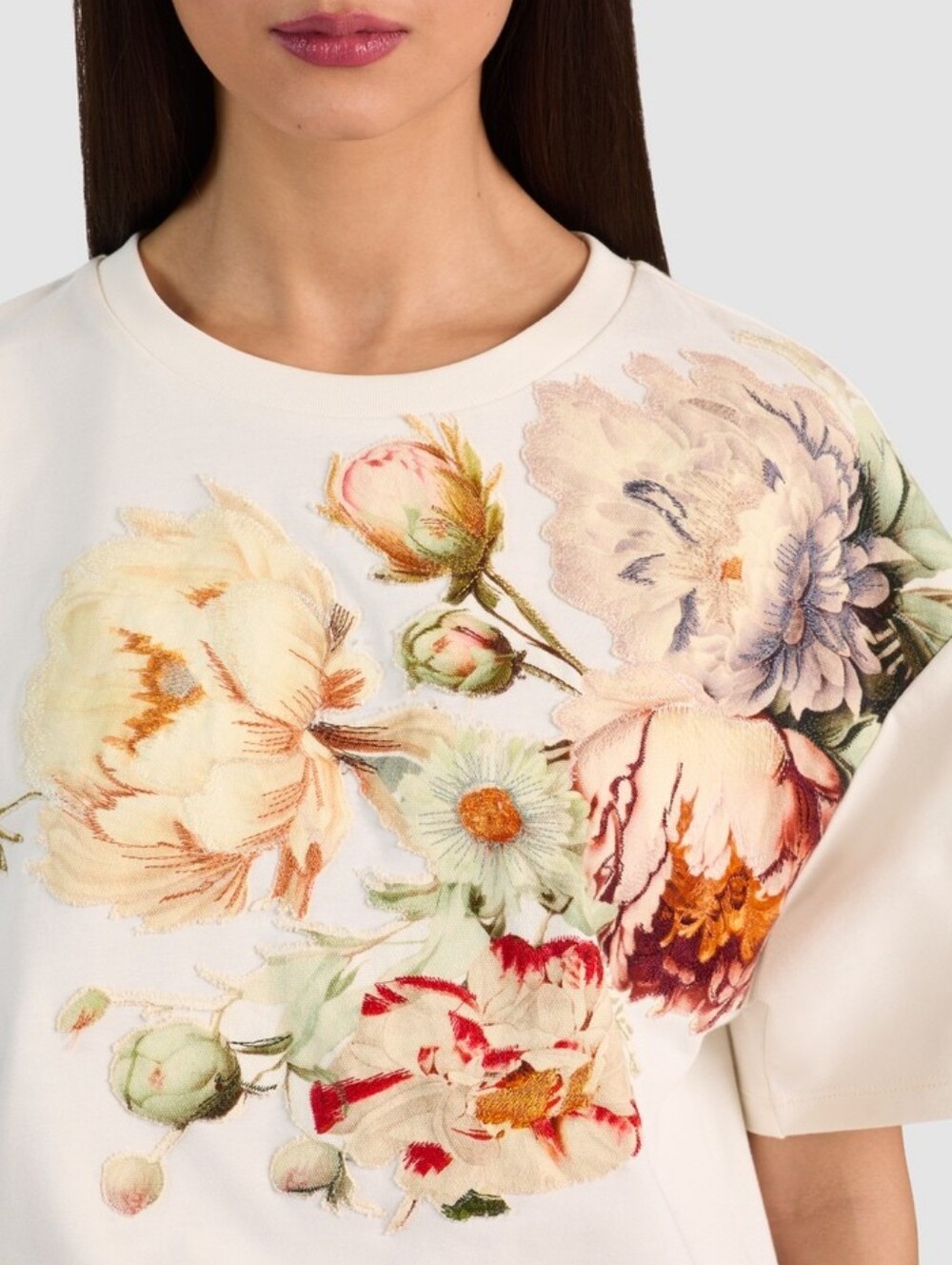 ALICE & OLIVIA EVAN APPLIQUE OVERSIZED TEE - Picture 4 of 14